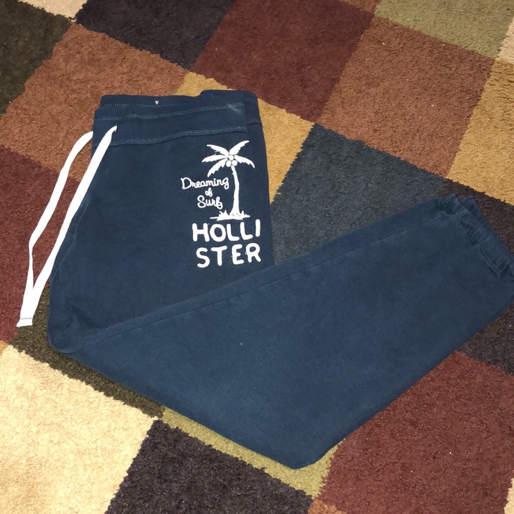Hollister sweats
